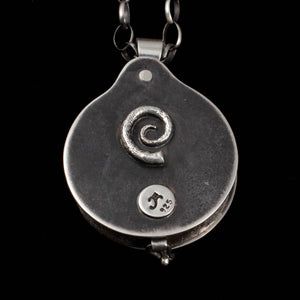 Bloodroot Magnifying Glass Locket - Rumination Jewelry