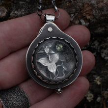 Load image into Gallery viewer, Trillium Magnifying Glass Locket - Rumination Jewelry